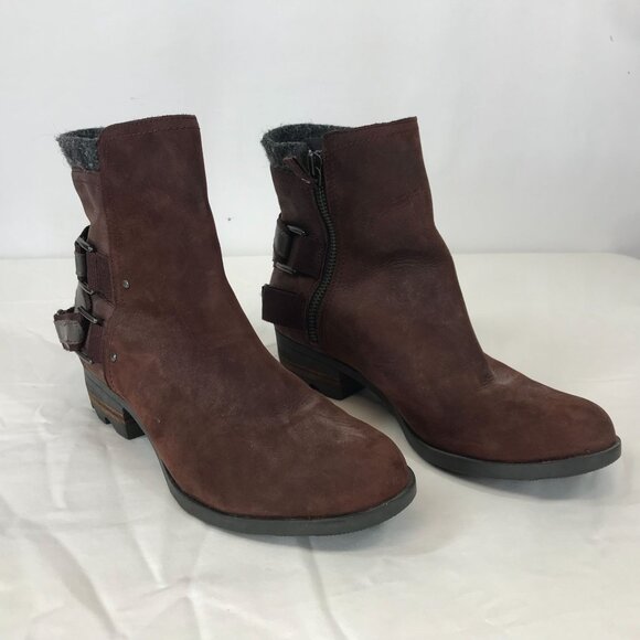 Stylish Brown Ankle Boots - Picture 2 of 7
